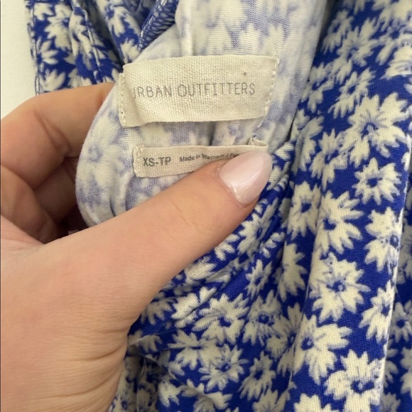 Urban Outfitters Blue and White Floral Patterned Dress - Picture 2 of 4
